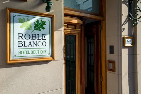 Hotel Roble Blanco